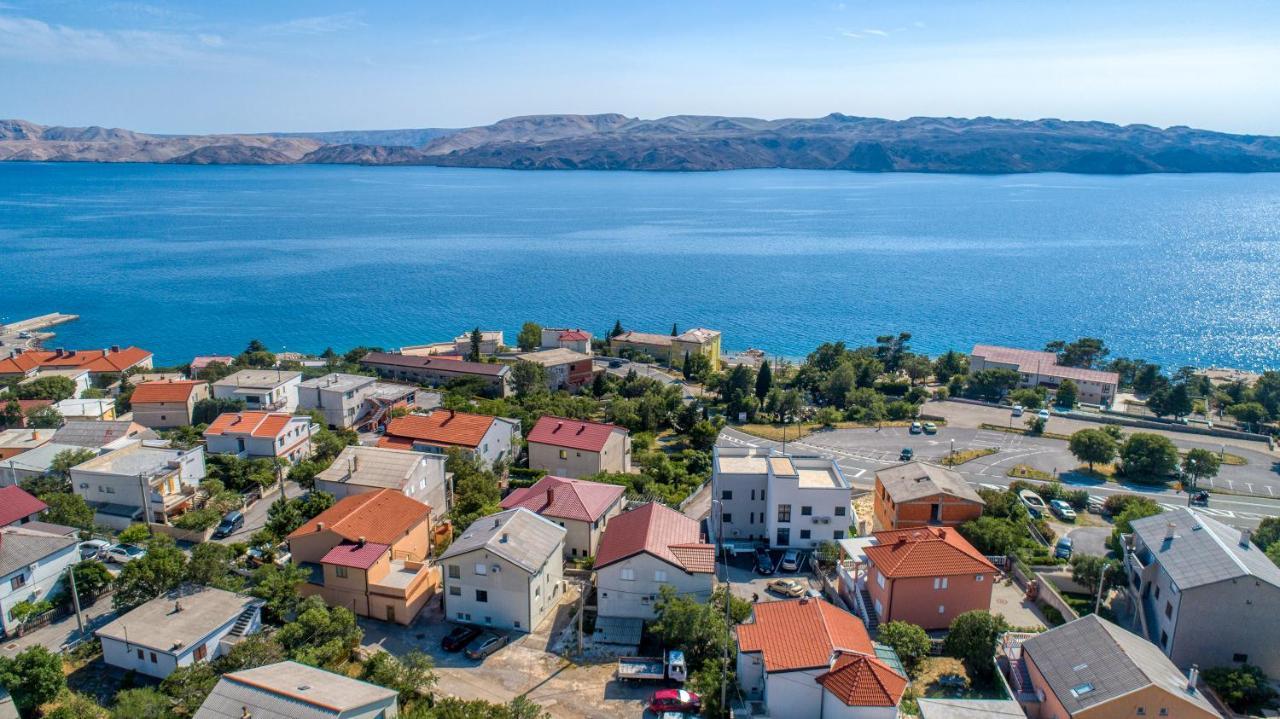 Apartmani Luky Karlobag Kültér fotó